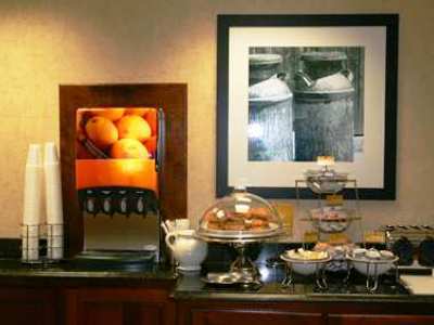 Hampton & Hotel 3*